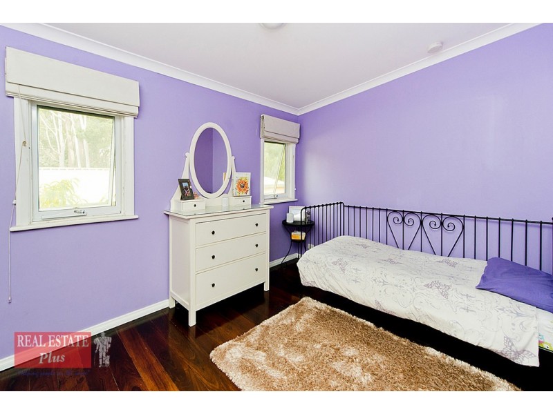 24 Hanley Street, Stoneville WA 6081