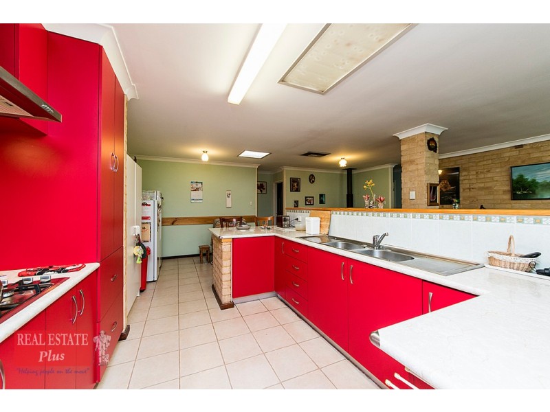 25 Elmore Street, Mount Helena WA 6082