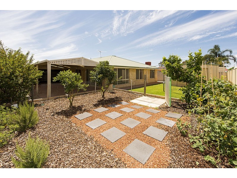 5 Tuscany Place, Caversham WA 6055