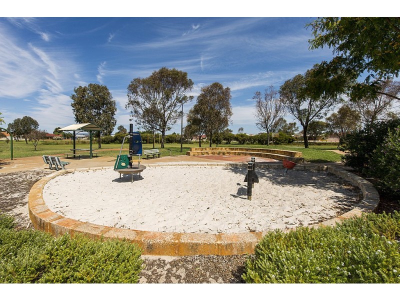 5 Tuscany Place, Caversham WA 6055