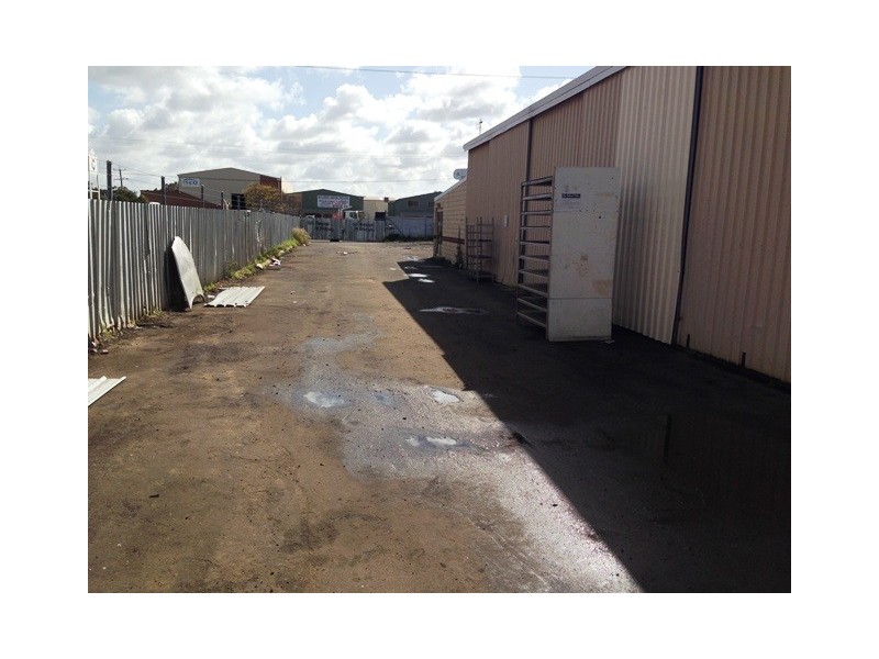 5 Rothschild Place, Midvale WA 6056