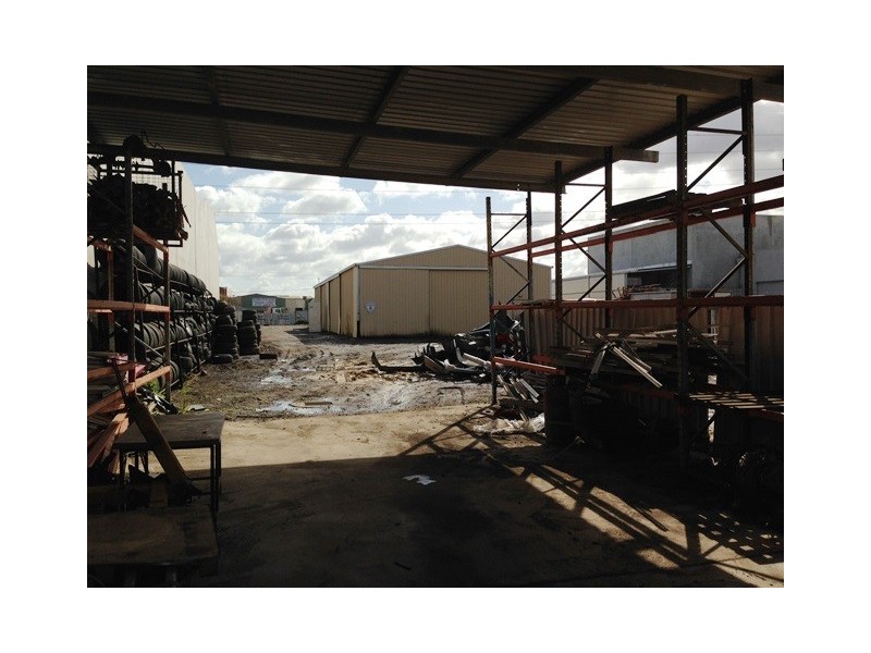 5 Rothschild Place, Midvale WA 6056