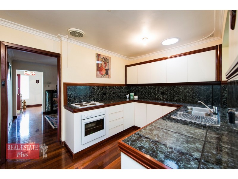 17 Bladon Way, Swan View WA 6056