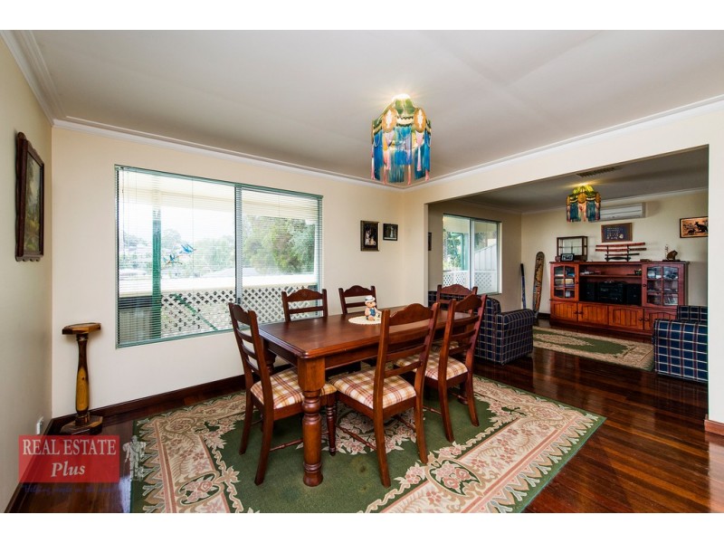 17 Bladon Way, Swan View WA 6056