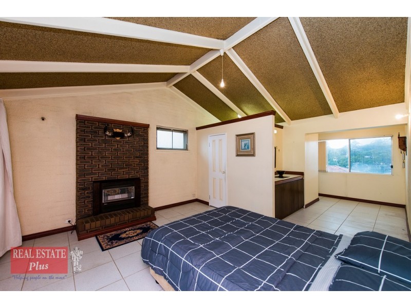 17 Bladon Way, Swan View WA 6056