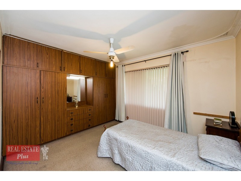 17 Bladon Way, Swan View WA 6056