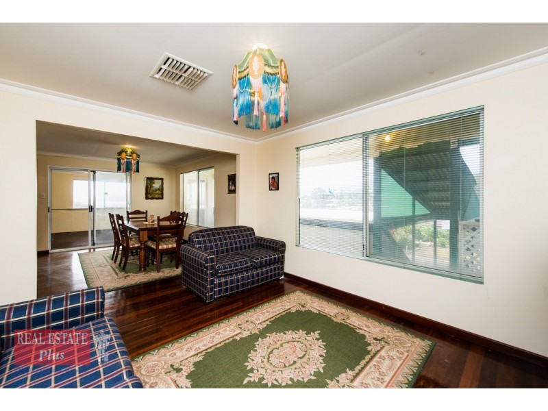 17 Bladon Way, Swan View WA 6056