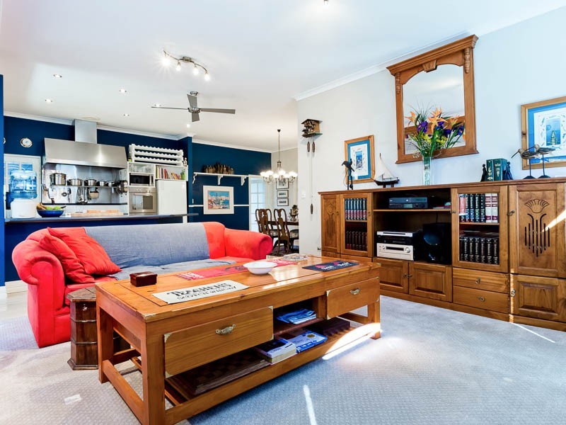 11 Wundu Entrance, South Guildford WA 6055