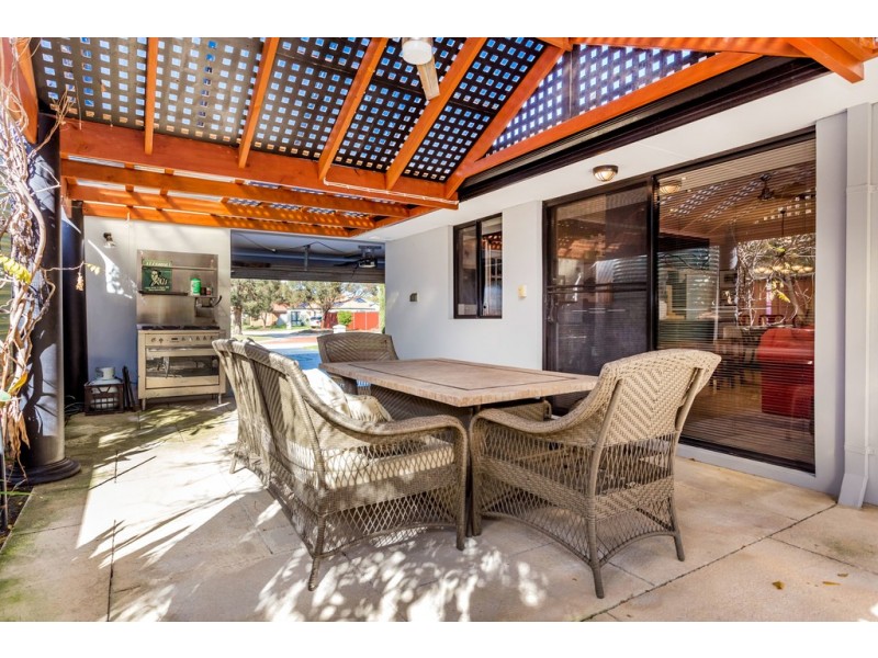 11 Wundu Entrance, South Guildford WA 6055