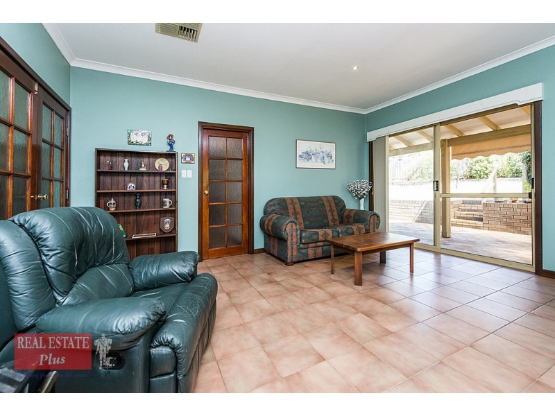 12 Damascus Drive, Greenmount WA 6056