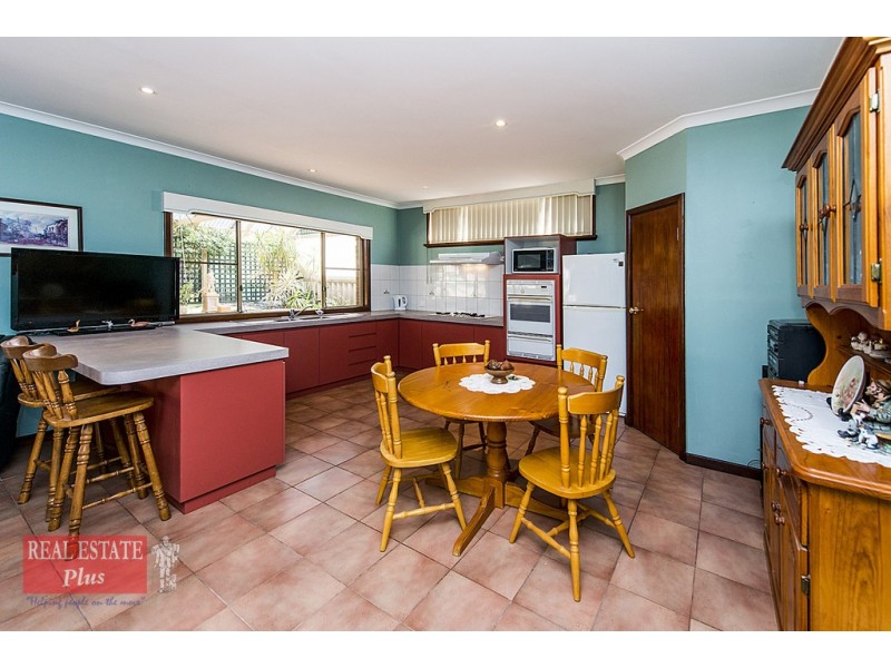 12 Damascus Drive, Greenmount WA 6056