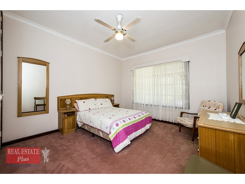 12 Damascus Drive, Greenmount WA 6056