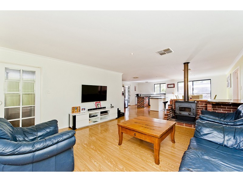 27 Tobin Street, Mount Helena WA 6082