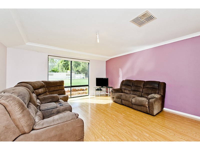 27 Tobin Street, Mount Helena WA 6082