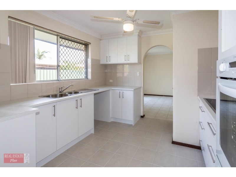 16 Carissa Way, Forrestfield WA 6058