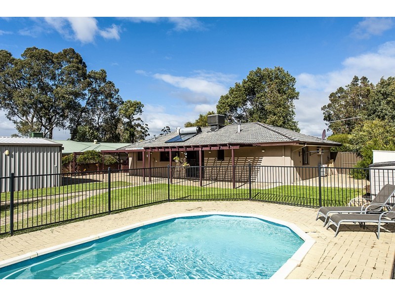 5 Plume Court, Lesmurdie WA 6076