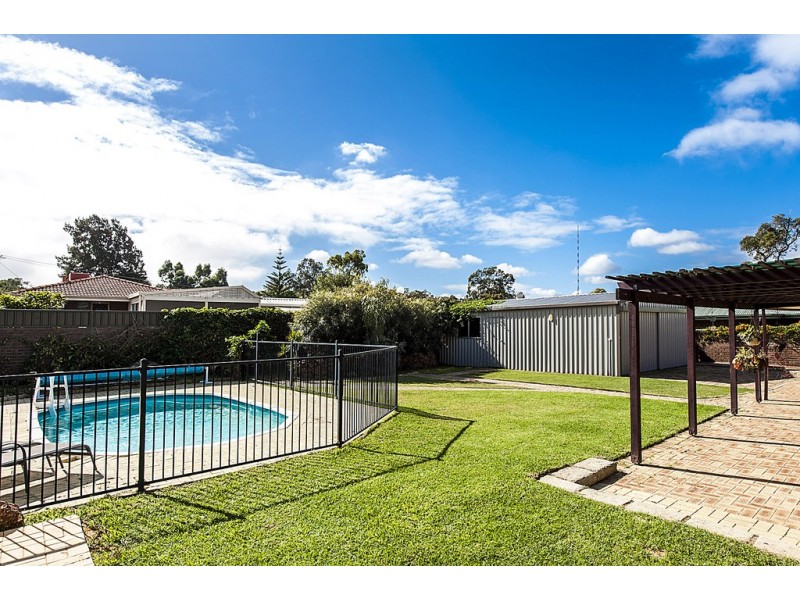 5 Plume Court, Lesmurdie WA 6076