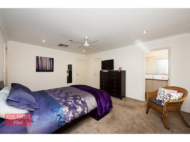 16 Mangosteen Drive, Forrestfield WA 6058