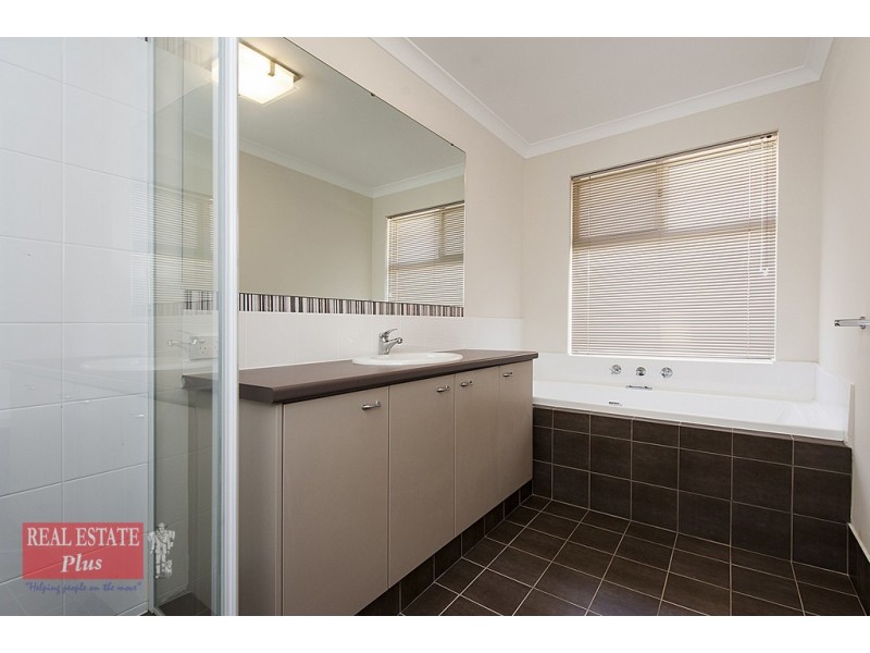 16 Mangosteen Drive, Forrestfield WA 6058