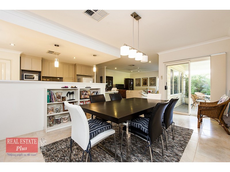 16 Mangosteen Drive, Forrestfield WA 6058