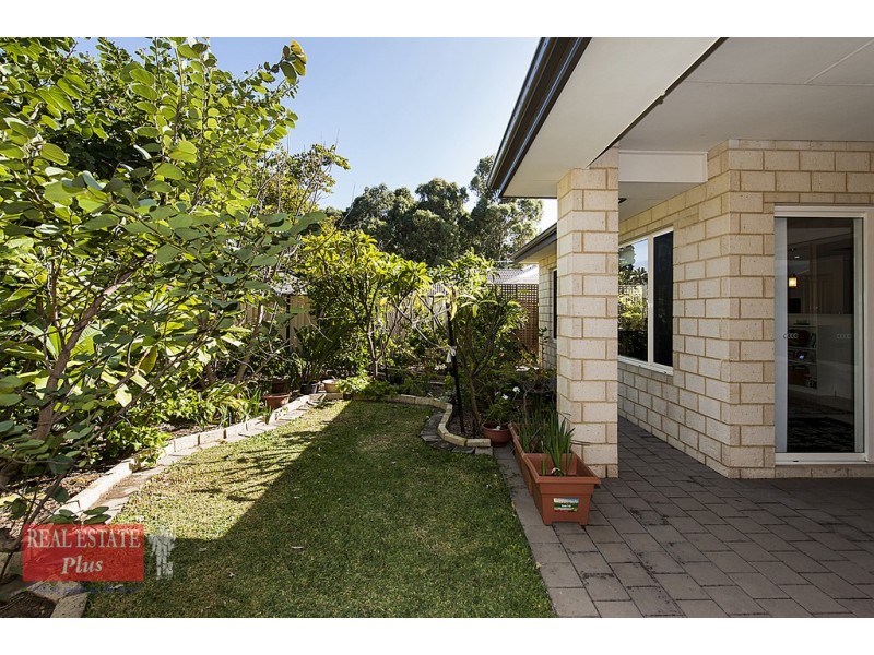 16 Mangosteen Drive, Forrestfield WA 6058