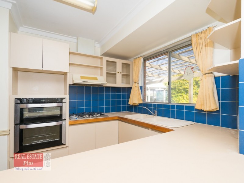 10 Tamarine Way, Swan View WA 6056