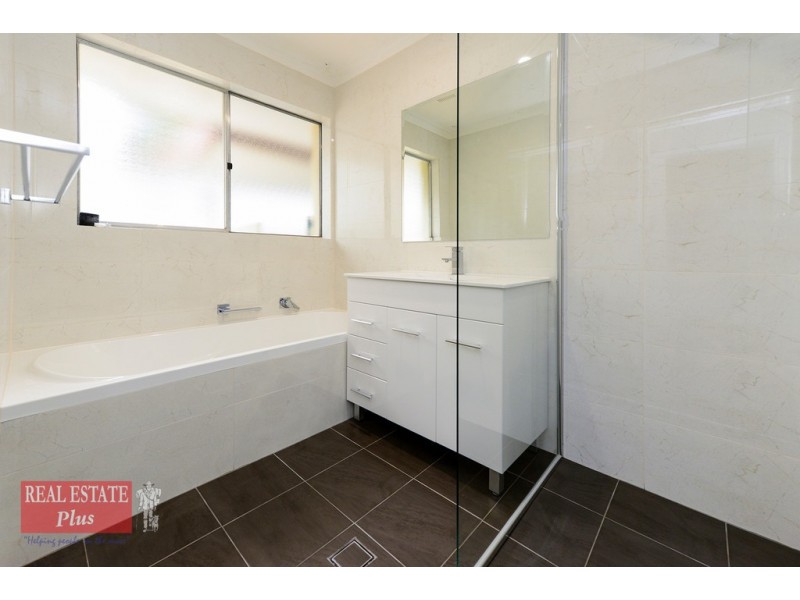 45 Chartwell Way, Swan View WA 6056