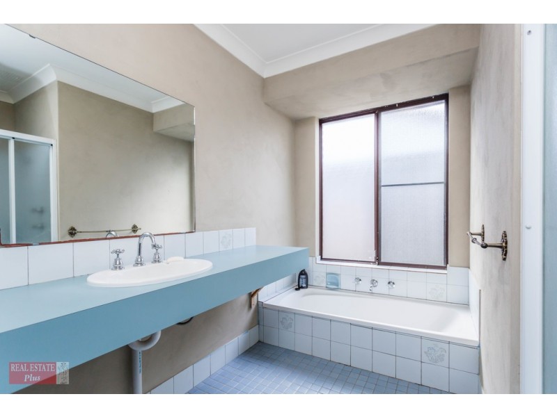 5 Mallee Way, Forrestfield WA 6058