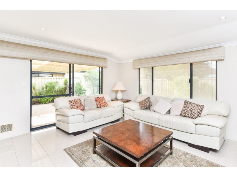 16 Bartlett Way, Canning Vale WA 6155