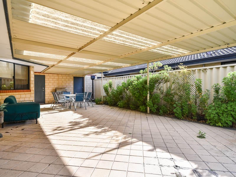 16 Bartlett Way, Canning Vale WA 6155
