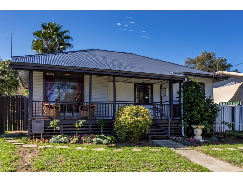2 Windoo Place, Koongamia WA 6056