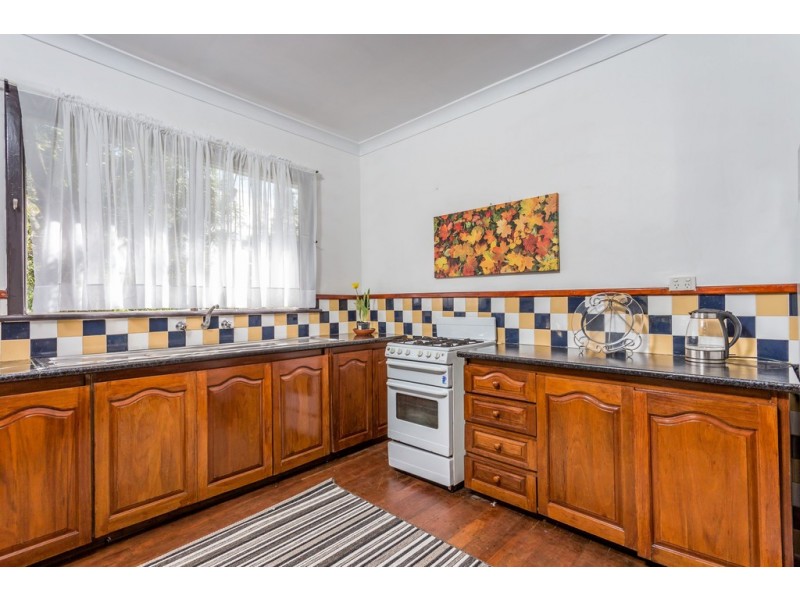 2 Windoo Place, Koongamia WA 6056