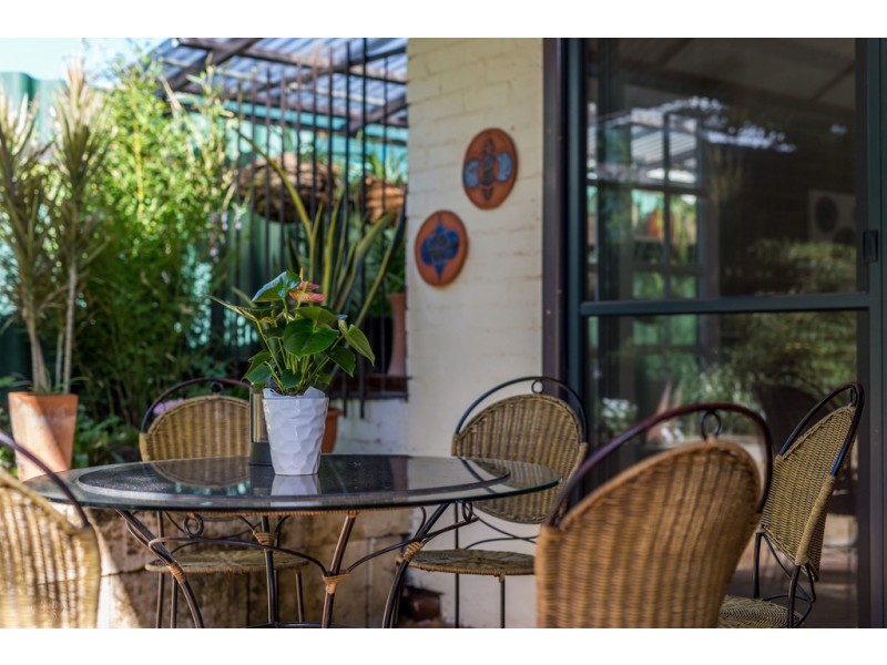 2 Windoo Place, Koongamia WA 6056