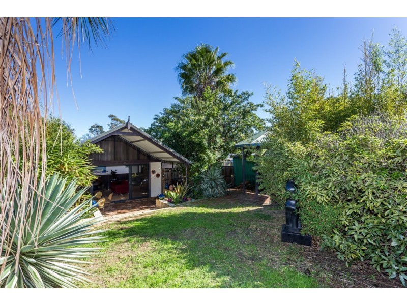2 Windoo Place, Koongamia WA 6056