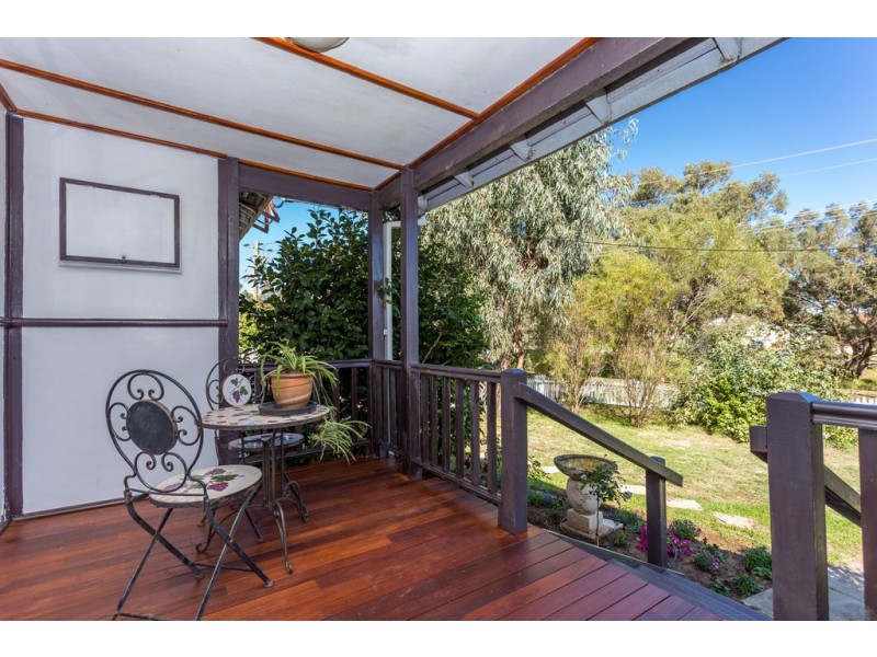 2 Windoo Place, Koongamia WA 6056