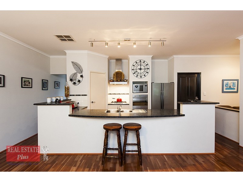 22 Camellia Loop, Forrestfield WA 6058