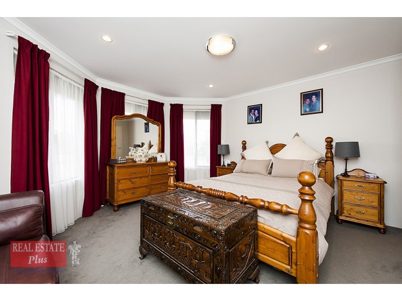 22 Camellia Loop, Forrestfield WA 6058