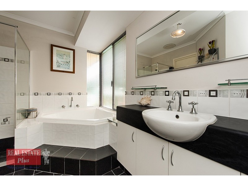 22 Camellia Loop, Forrestfield WA 6058