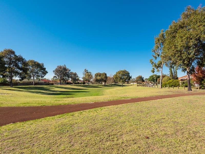 1 Wyperfeld Gardens, Ballajura WA 6066
