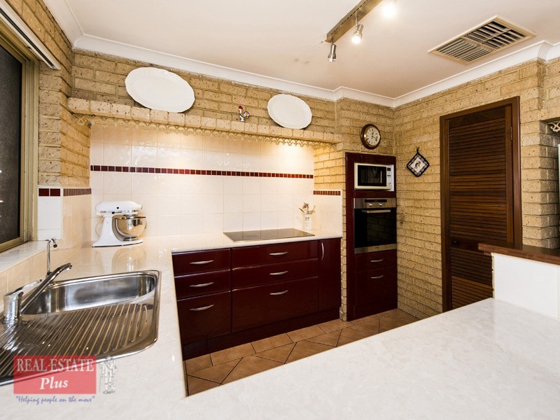 10 Settler Place, Greenmount WA 6056