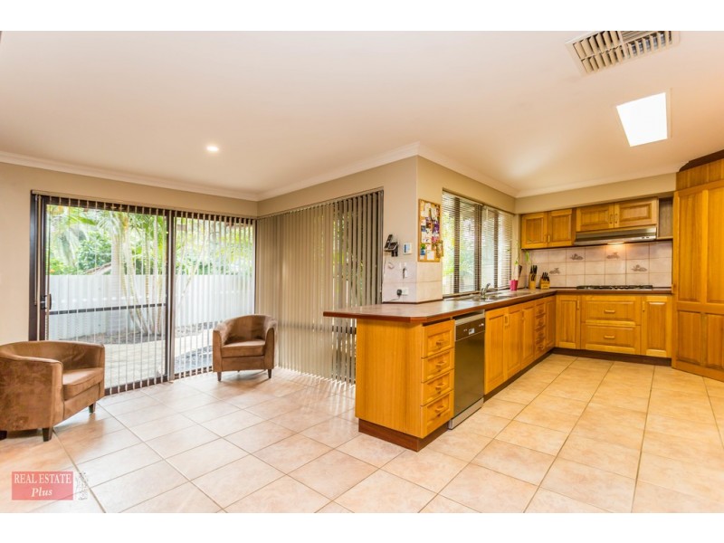 8 Pinebrook Gardens, Forrestfield WA 6058