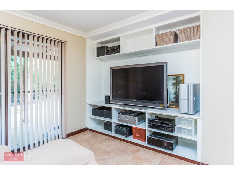 8 Pinebrook Gardens, Forrestfield WA 6058