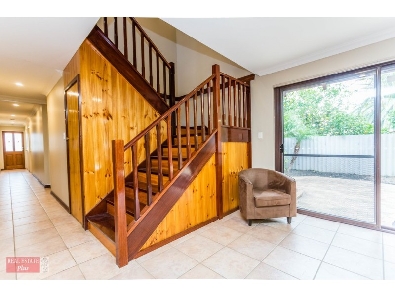 8 Pinebrook Gardens, Forrestfield WA 6058