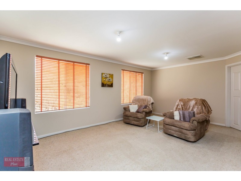 8 Pinebrook Gardens, Forrestfield WA 6058