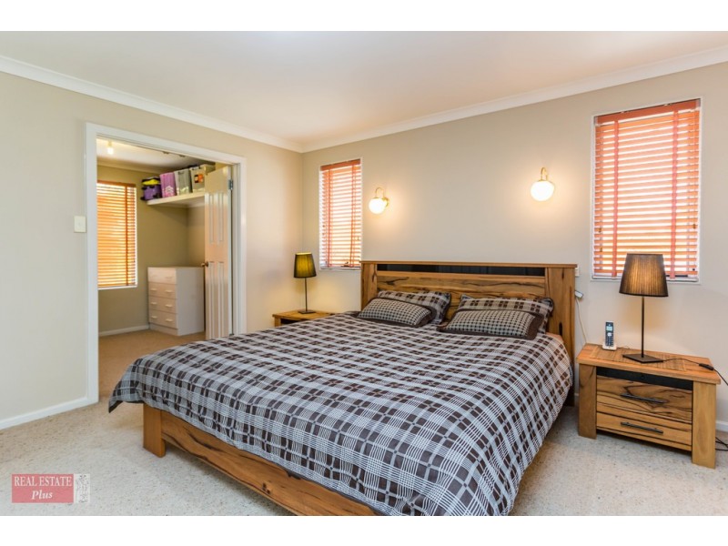 8 Pinebrook Gardens, Forrestfield WA 6058