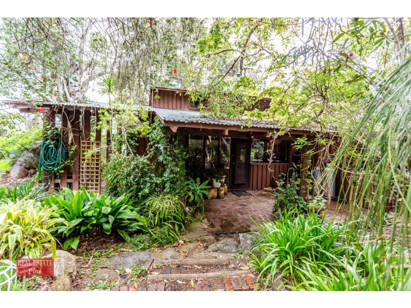 15 Michael Crescent, Boya WA 6056