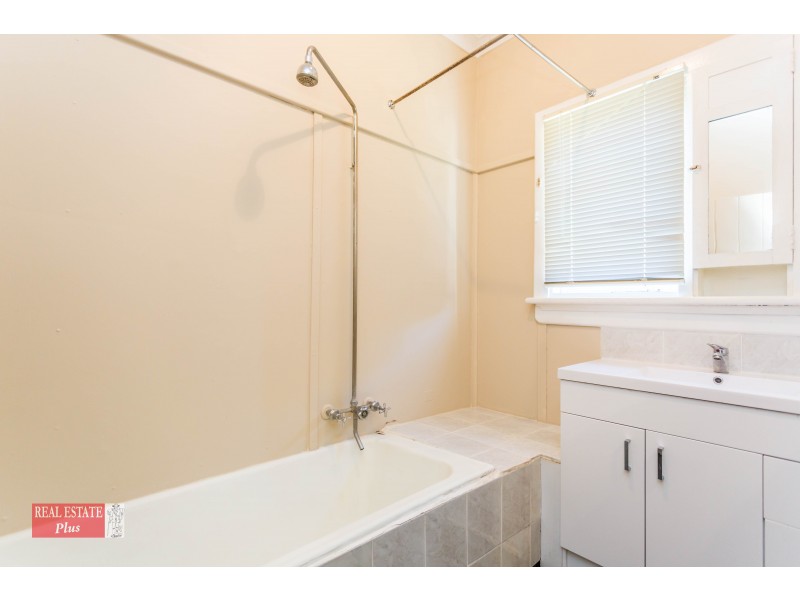 11 Gladstone Avenue, Swan View WA 6056