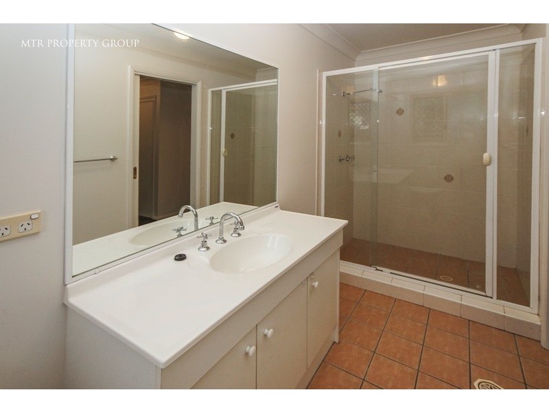 25 Columbus Place, Forest Lake QLD 4078