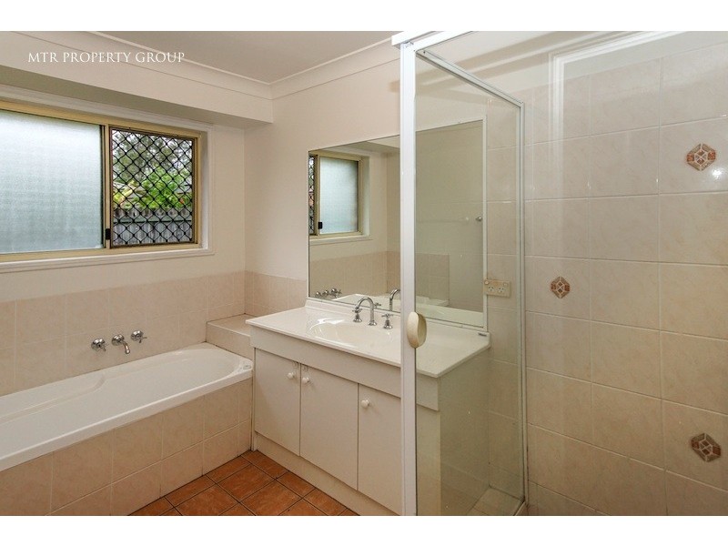 25 Columbus Place, Forest Lake QLD 4078