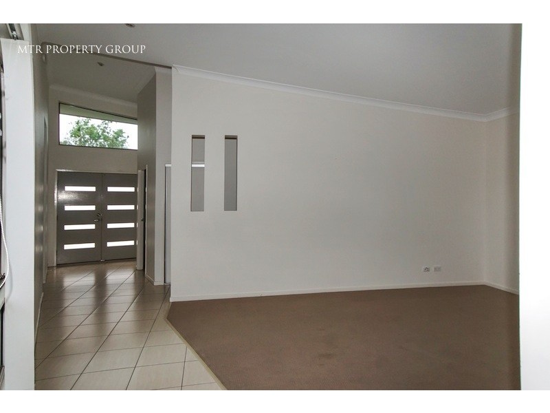 16 Elm Place, Heathwood QLD 4110